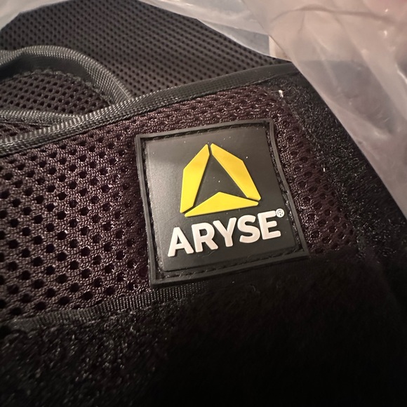 Aryse Live Elevated Universal Back Brace Lumbar Back Support Adjustable Fits All - Picture 10 of 14